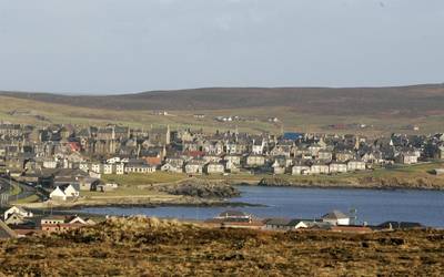 Tiree islanders told to avoid streaming as Storm Amy damages lifeline internet cable